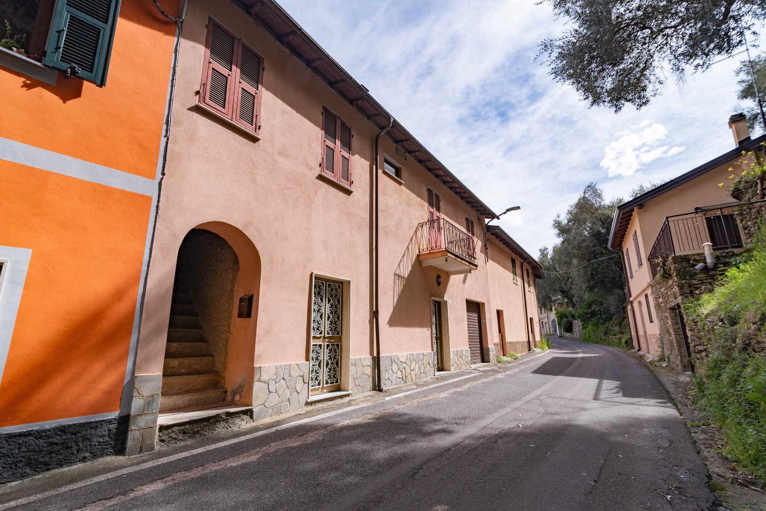 CASA INDIPENDENTE CON VISTA PANORAMICA!