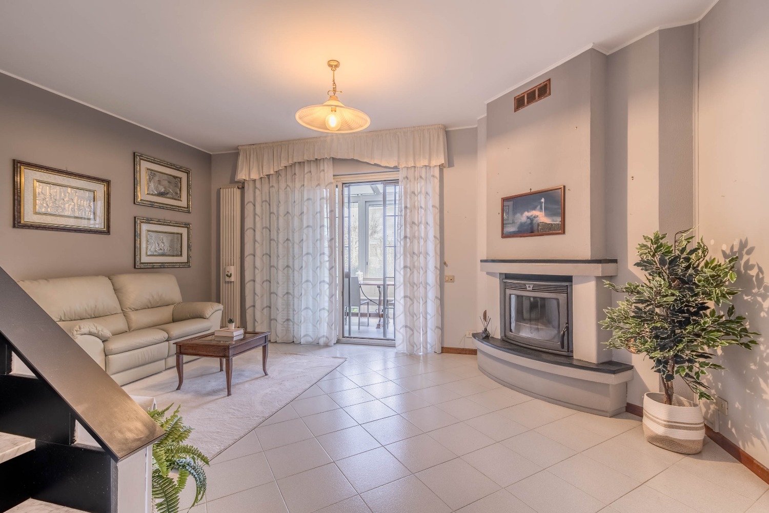 VILLA A SCHIERA CON VISTA MARE