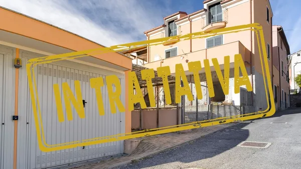 APPARTAMENTO DI 80 MQ DA RISTRUTTURARE CON POSTO AUTO