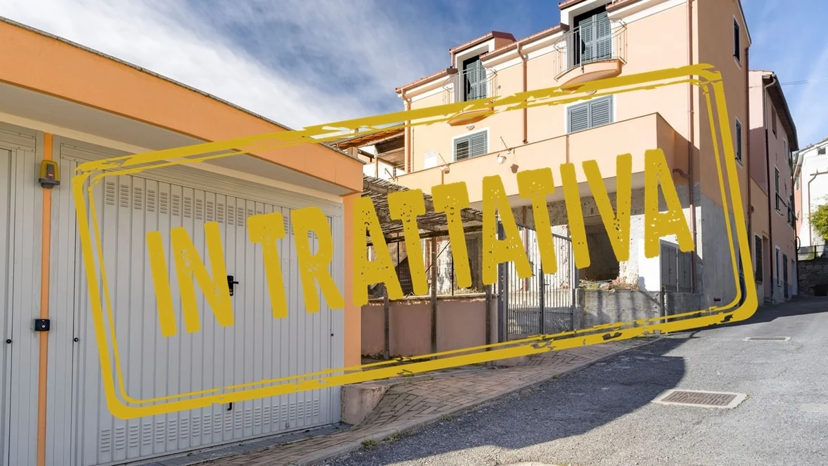 APPARTAMENTO DI 80 MQ DA RISTRUTTURARE CON POSTO AUTO