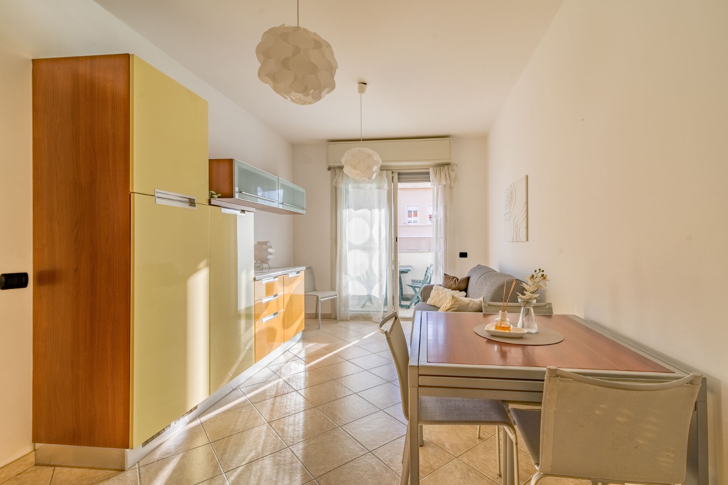 LUMINOSO BILOCALE CON AMPIO BALCONE