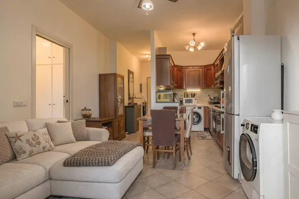 BILOCALE IN VENDITA A TOIRANO