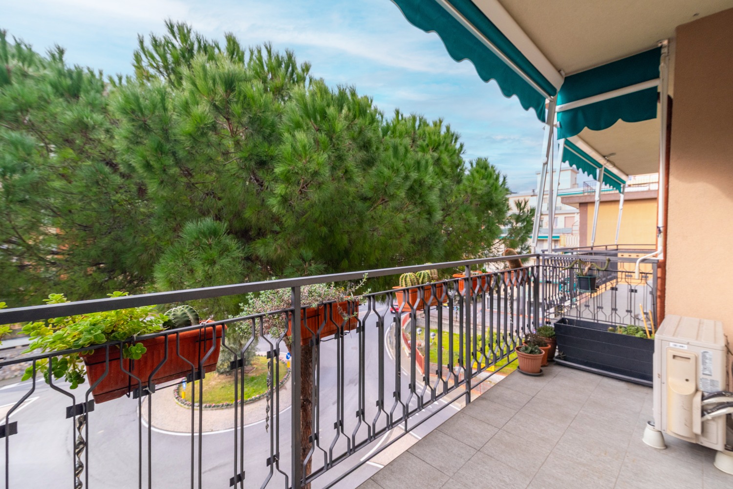 CAMERA-E-CUCINA IN ZONA GIARDINI