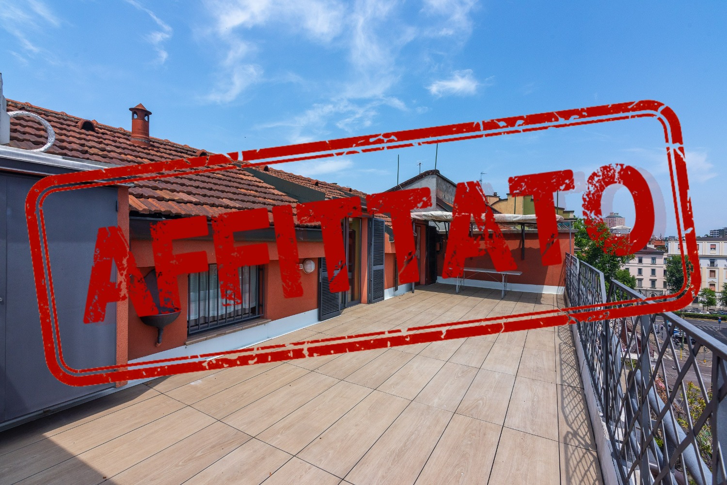 Appartamento con terrazzo e box in Porta Lodovica