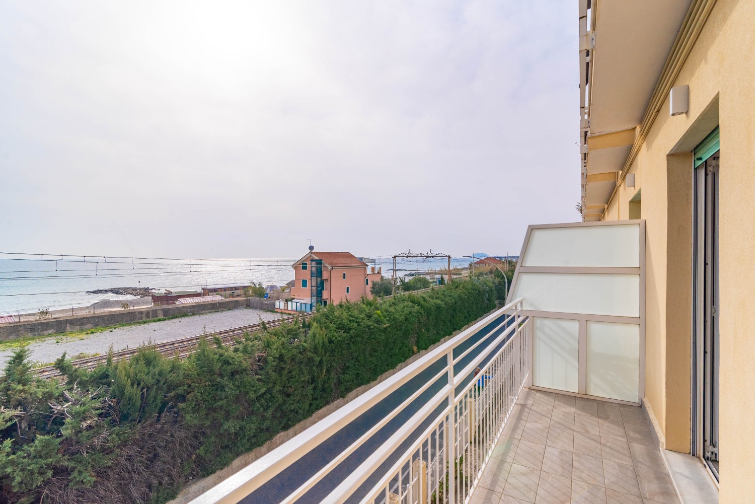 TRILOCALE A DUE PASSI DAL MARE CON TERRAZZO VISTA MARE