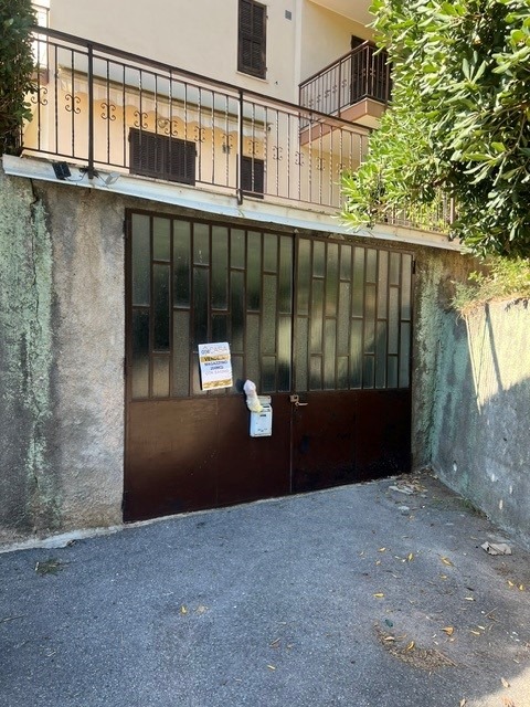 AMPIO MAGAZZINO CON ACCESSO CARRABILE