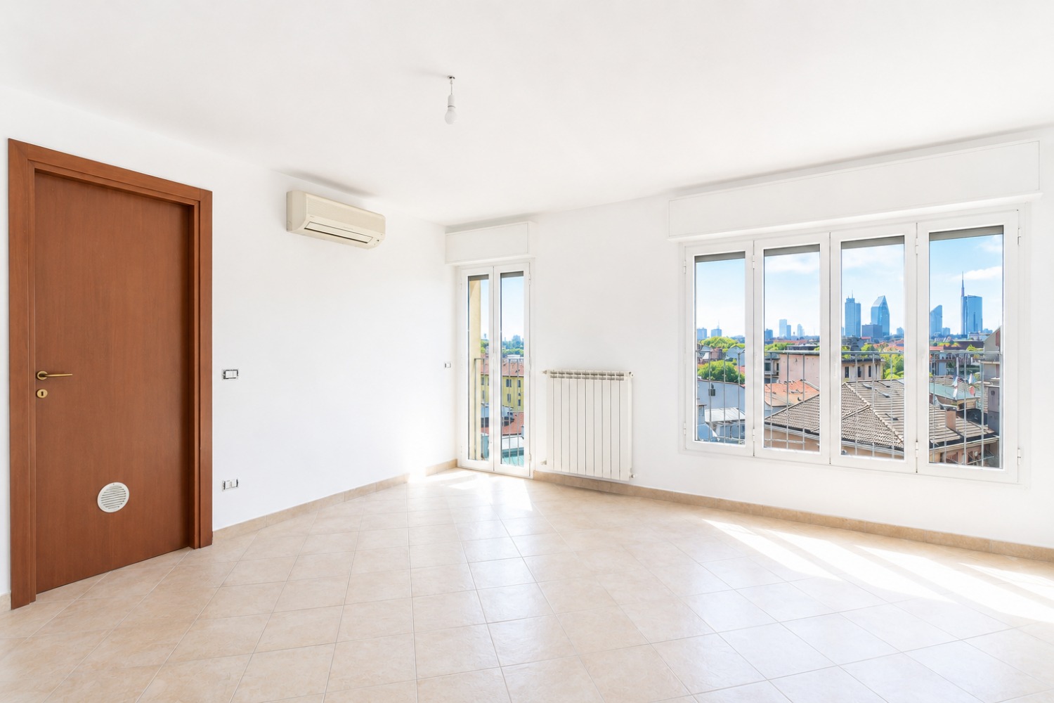 Luminoso Bilocale con Vista Panoramica – Viale Abruzzi