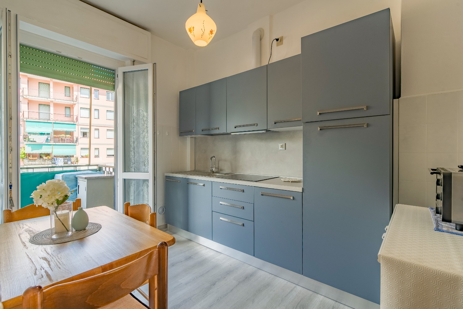 CAMERA-E-CUCINA RISTRUTTURATO IN ZONA GIARDINI