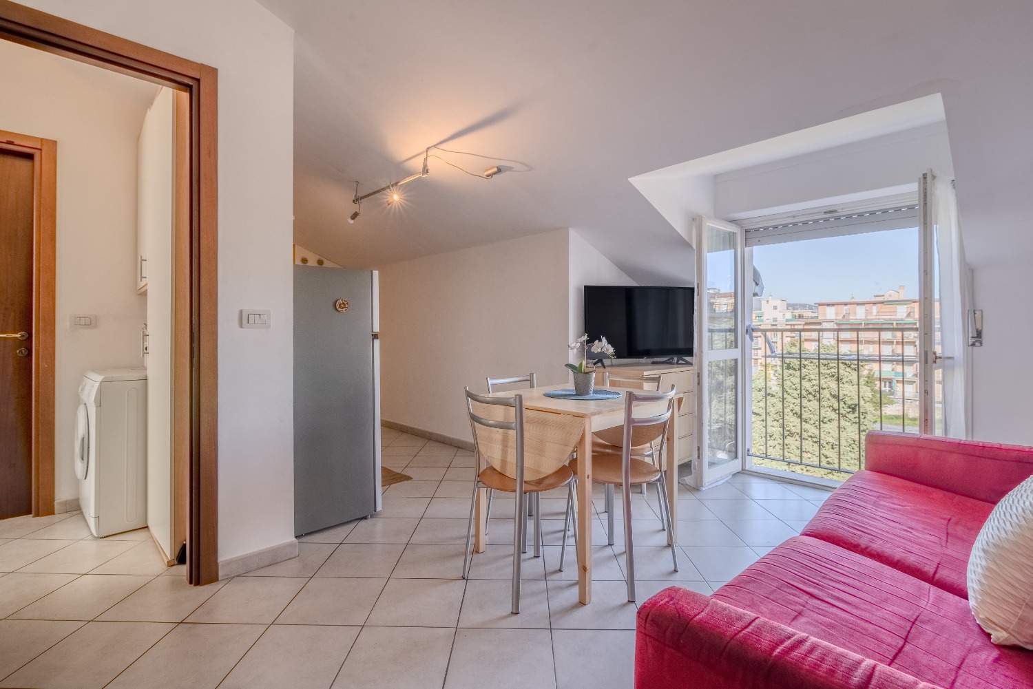 BILOCALE A 150 METRI DAL MARE