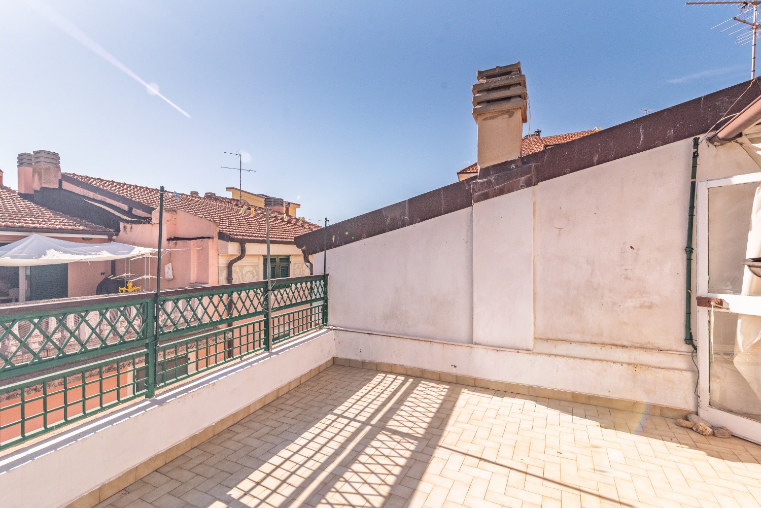 BILOCALE CON TERRAZZA NEL CENTRO STORICO