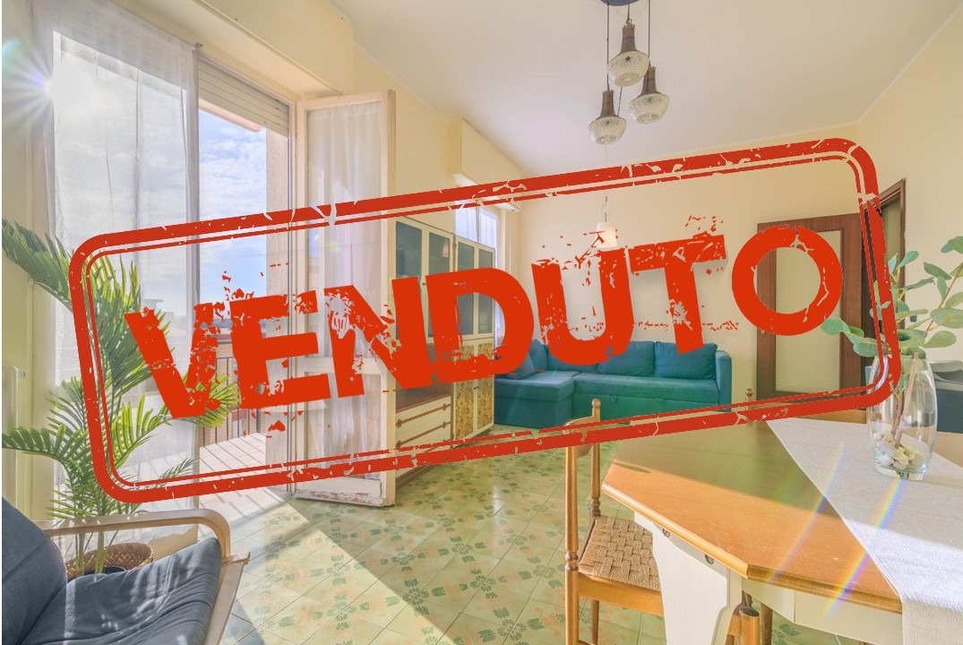 Bilocale ultimo piano vista mare!!!