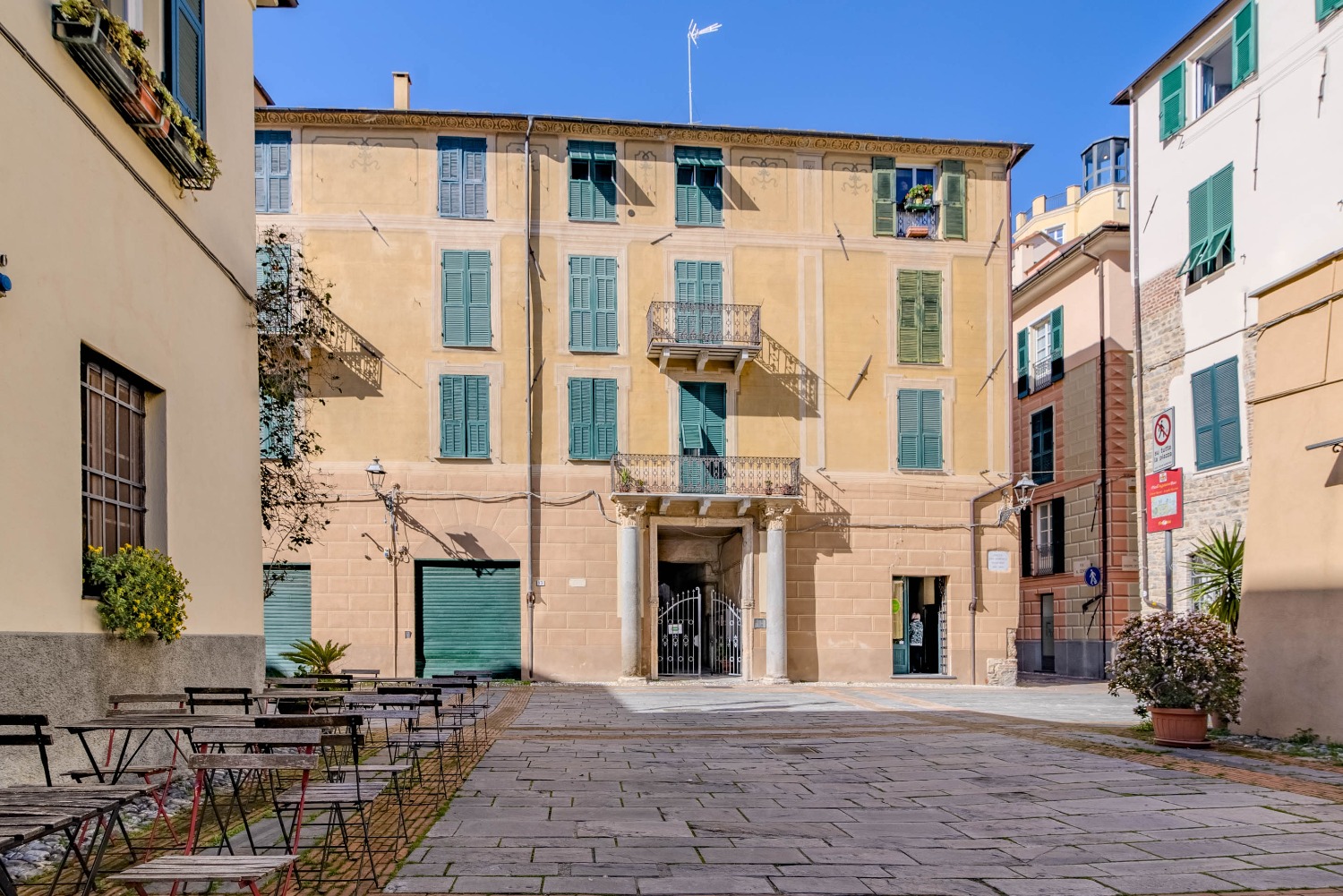 BILOCALE CON MANSARDA E DOPPI SERVIZI!