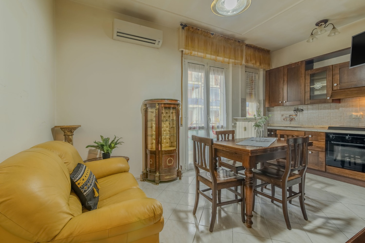 BILOCALE CON CANTINA IN VENDITA IN ZONA PONTI