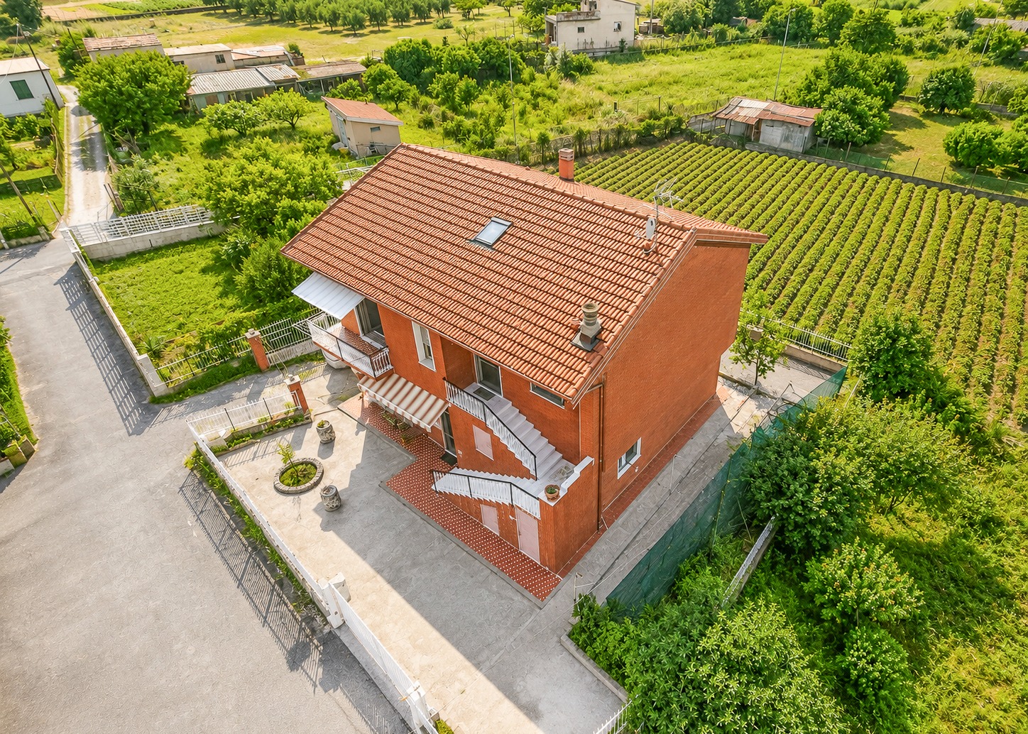VILLA INDIPENDENTE A POCHI PASSI DAL CENTRO E DAL MARE